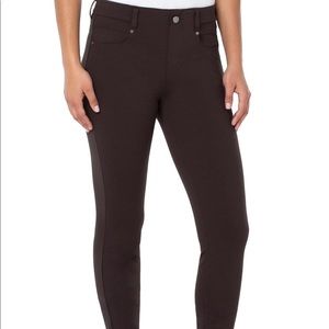 NWT Liverpool the Glider revolutionary Pull on Jeans Chocolate  Size 0